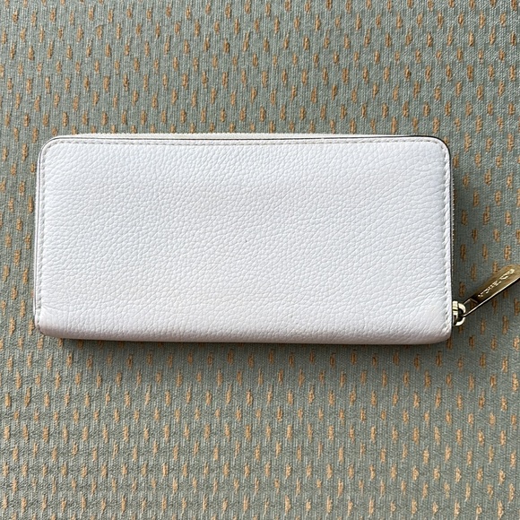 Michael Kors wallet - Picture 2 of 3